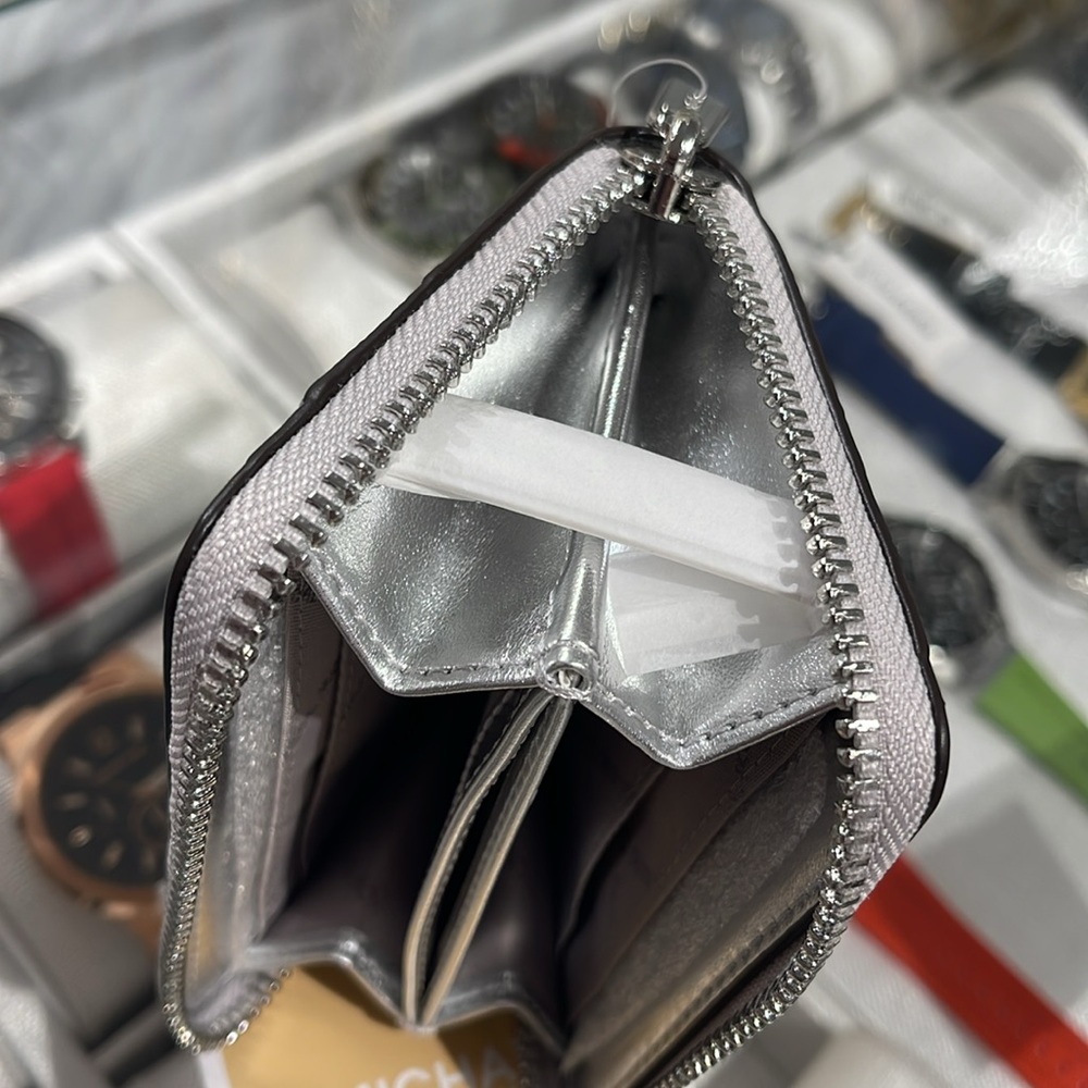 Michael Kors Women Medium Logo Zip Around Card Case Coin Pouch Wallet Silver
NWT - Picture 10 of 16